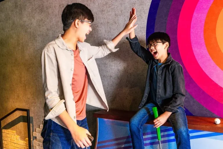 Puttshack High Five
